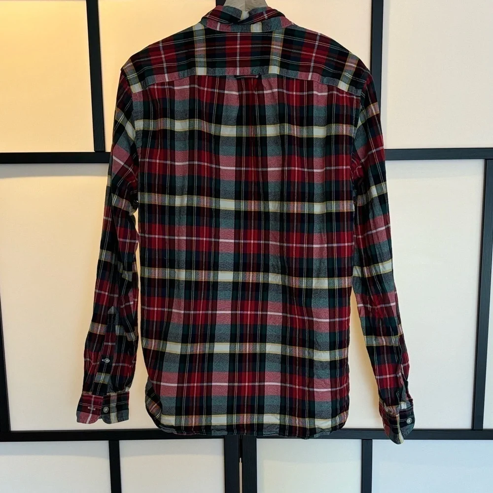 J. Crew Oxford‎ plaid men’s button down shirt. Size Medium